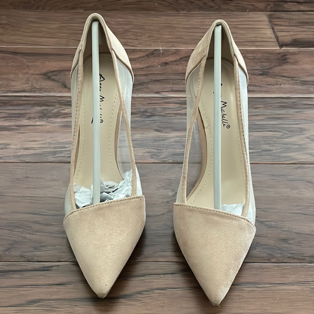 Anne Michelle nude heel